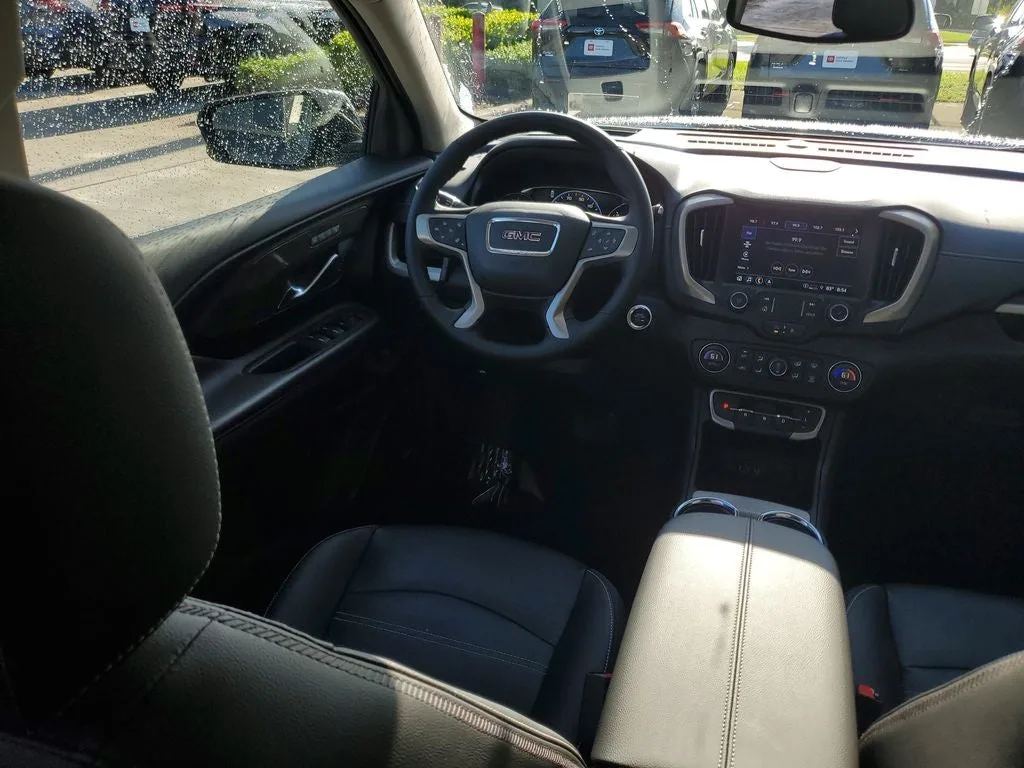 2024 GMC Terrain Denali photo 15