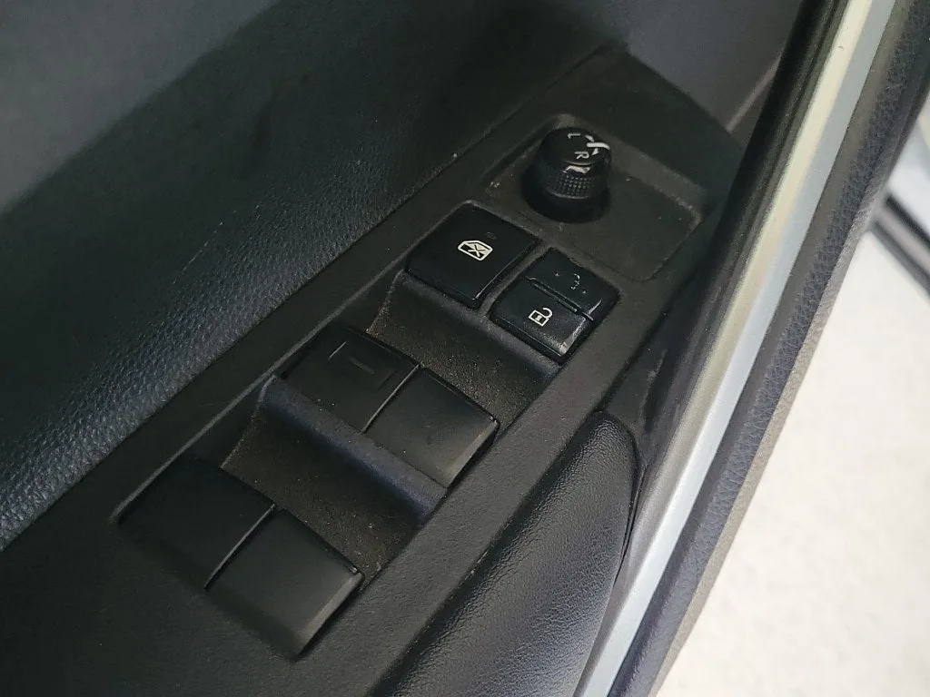 2024 Toyota Corolla Cross Hybrid SE photo 19
