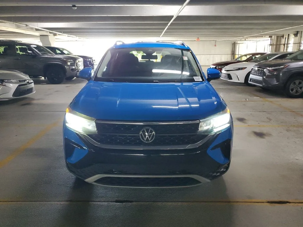 2022 Volkswagen Taos 1.5T SE photo 2