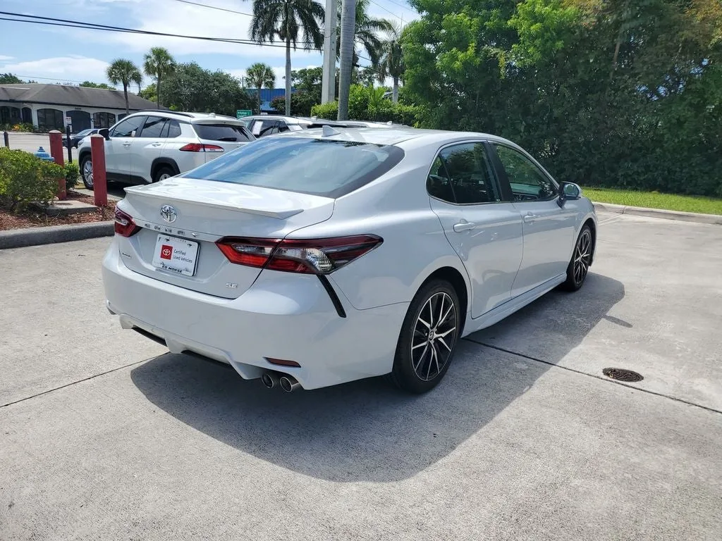 2023 Toyota Camry SE photo 4