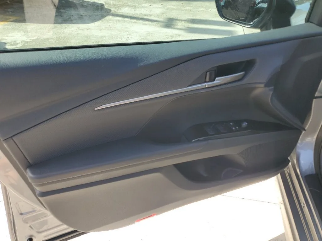 2026 Toyota Camry SE photo 16
