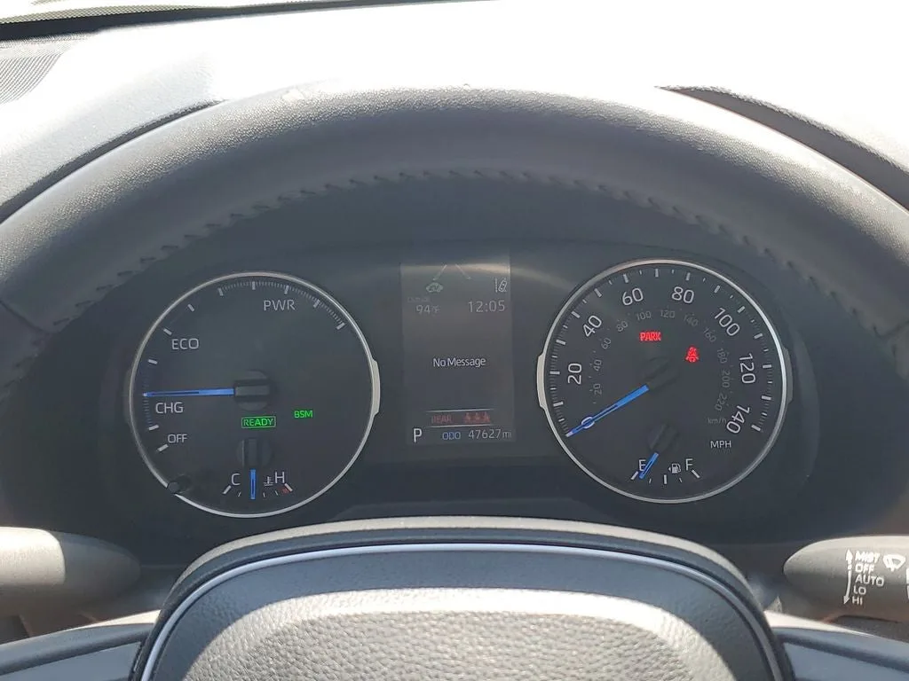 2022 Toyota RAV4 Hybrid SE photo 27