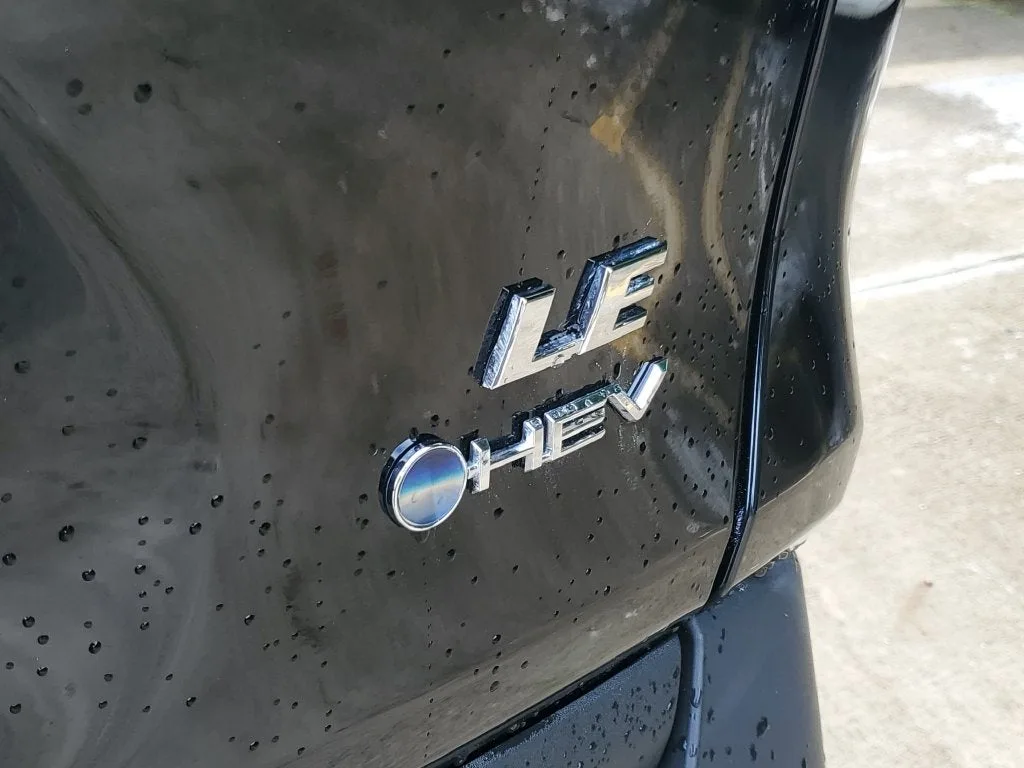 2025 Toyota RAV4 Hybrid LE photo 9