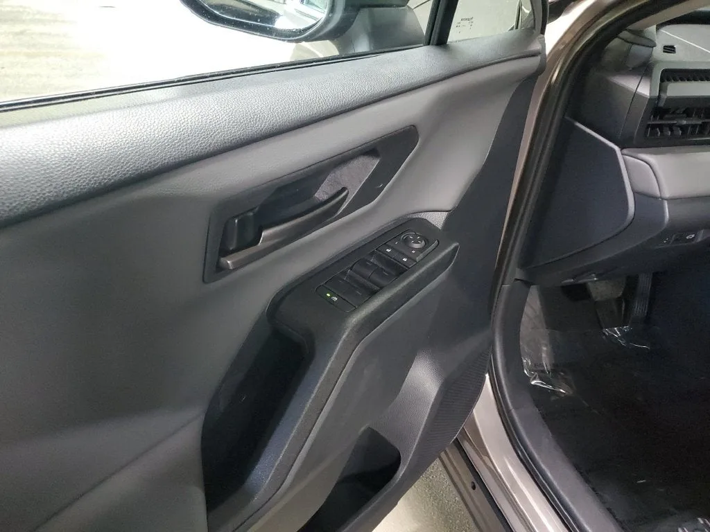 2026 Toyota RAV4 XLE Premium photo 17