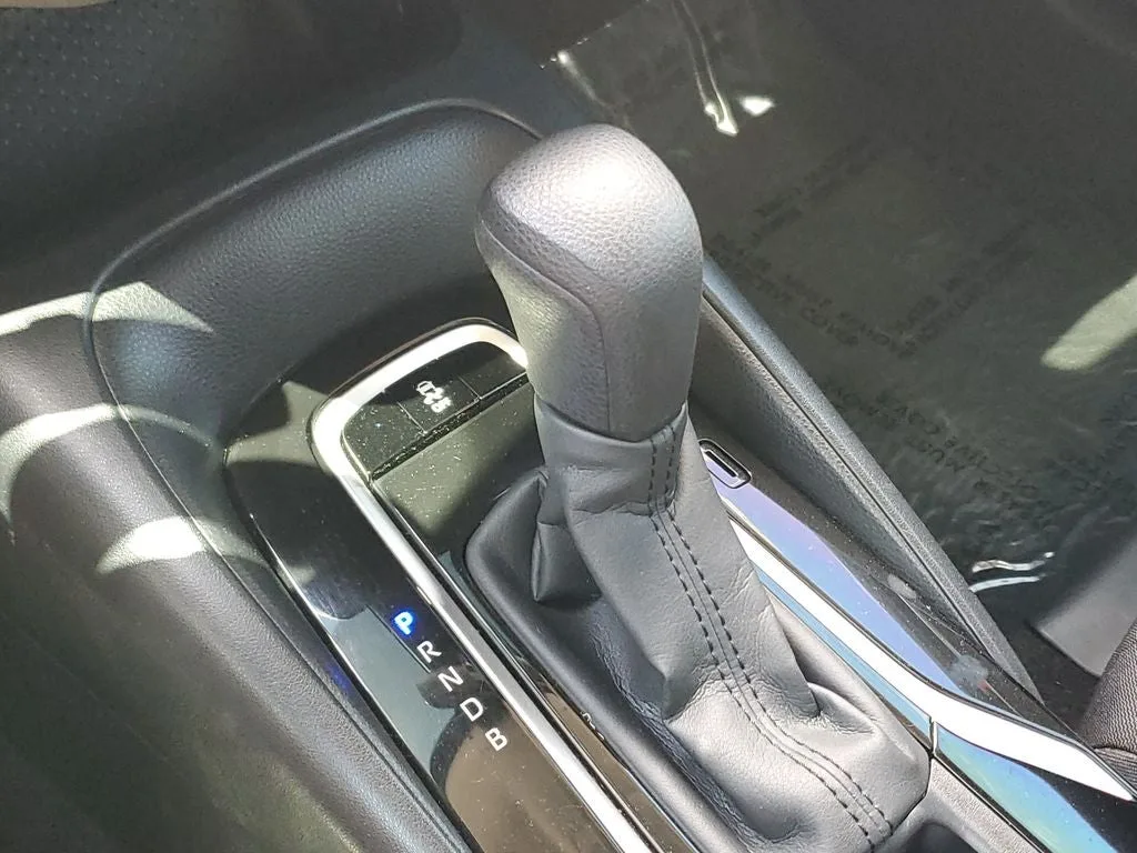 2021 Toyota Corolla LE photo 29