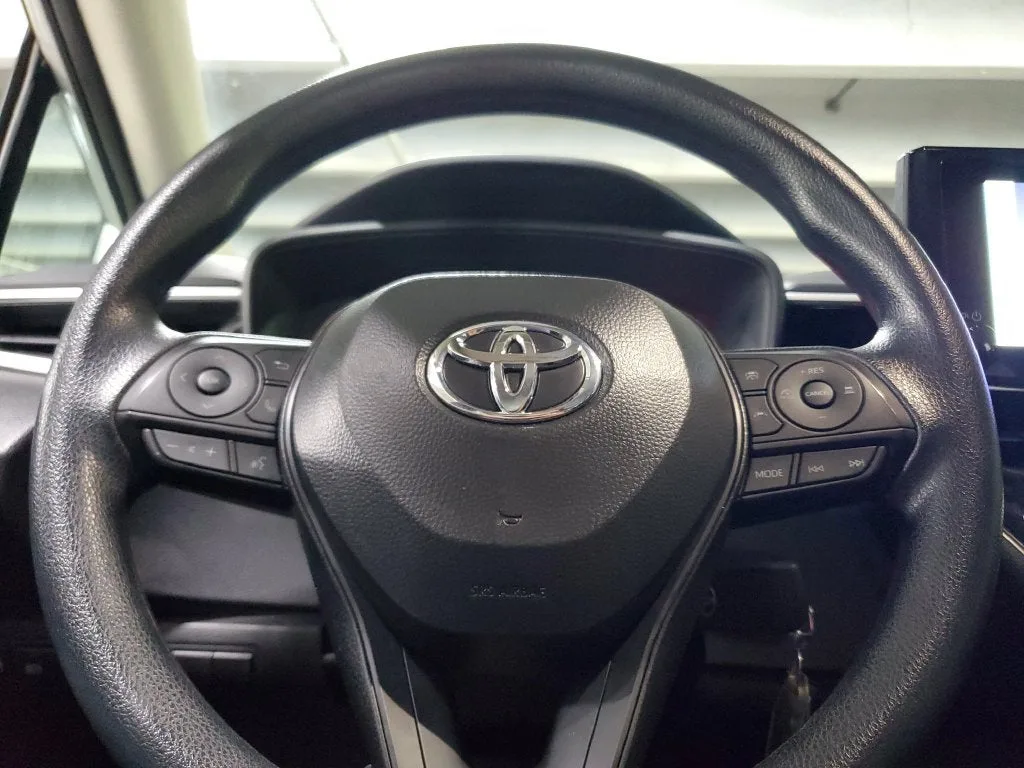 2025 Toyota Corolla LE photo 23