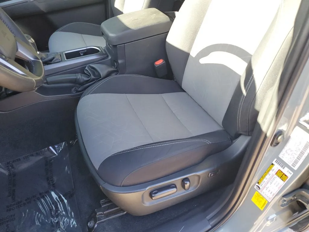 2023 Toyota Tacoma TRD Sport V6 photo 19