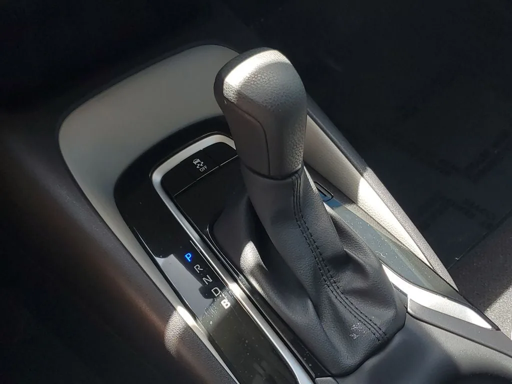 2025 Toyota Corolla LE photo 29