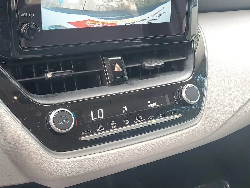 2024 Toyota Corolla LE photo 28