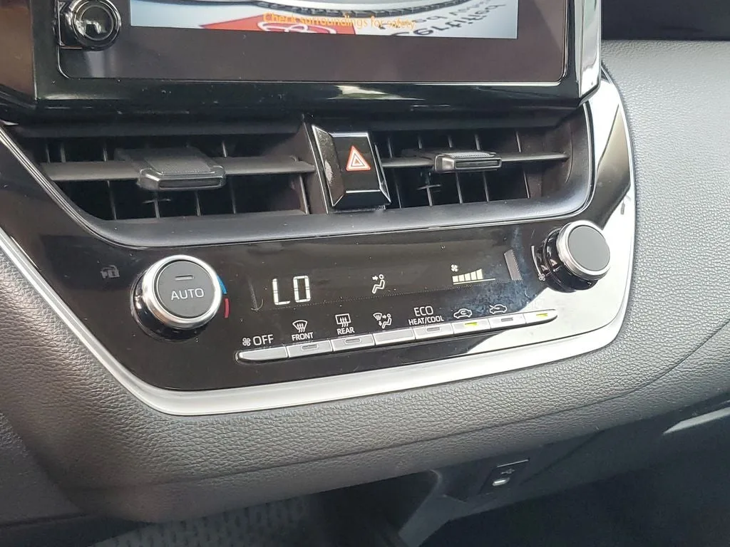 2024 Toyota Corolla LE photo 27