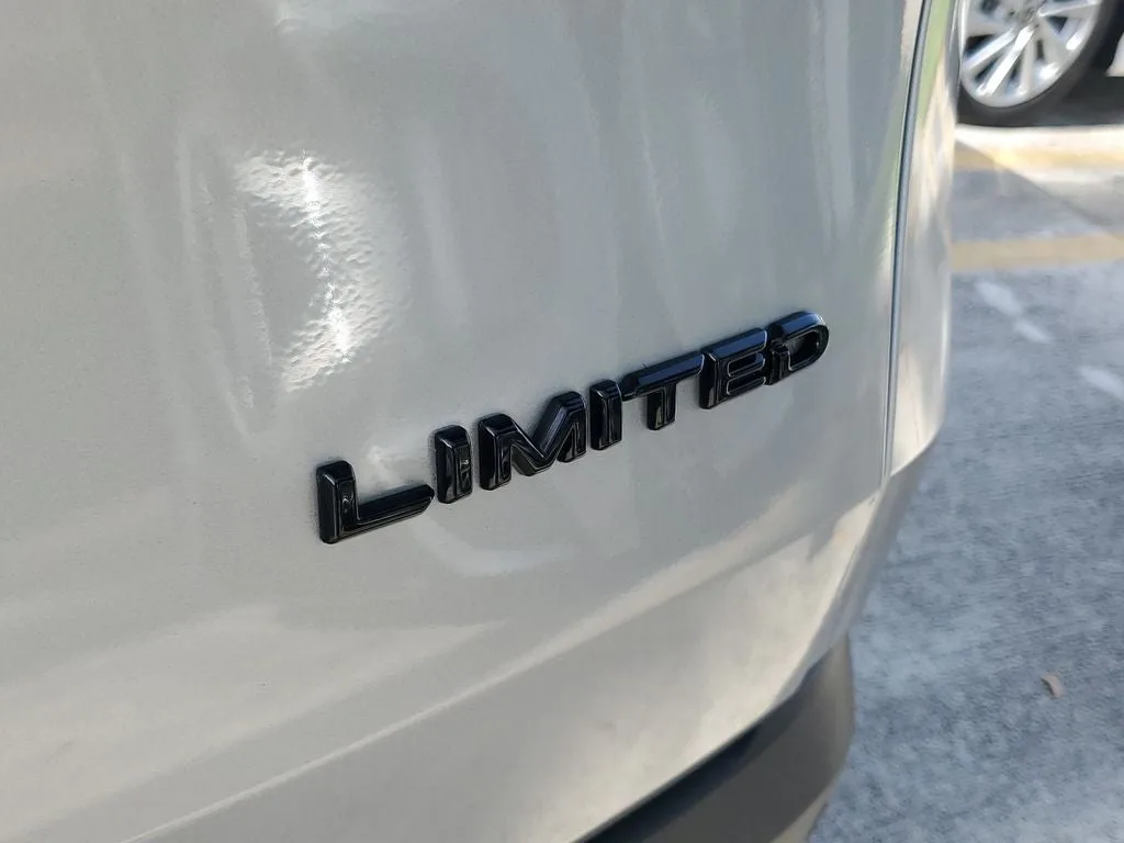 2024 Toyota Grand Highlander Hybrid Limited photo 8