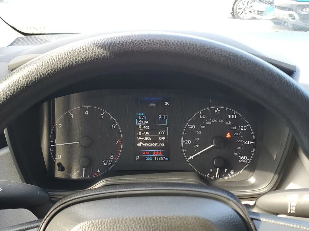 2025 Toyota Corolla LE photo 25