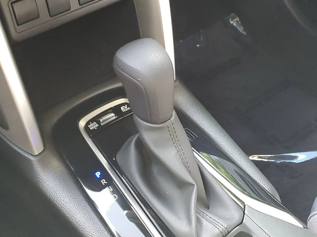 2023 Toyota Corolla Cross Hybrid S photo 29