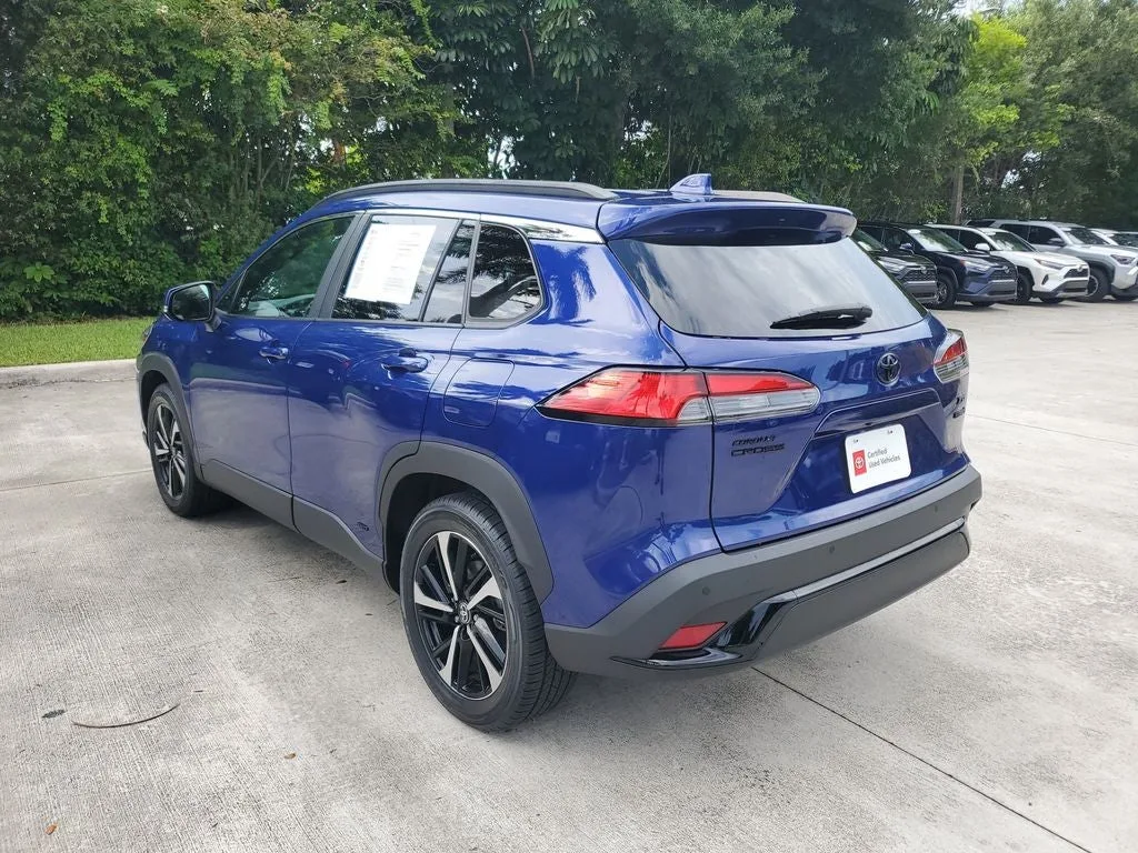 2023 Toyota Corolla Cross Hybrid XSE photo 6