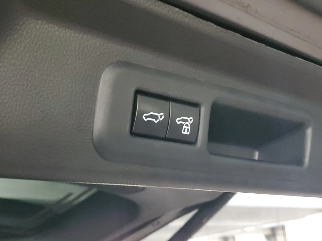 2025 Toyota Sequoia TRD Pro photo 9