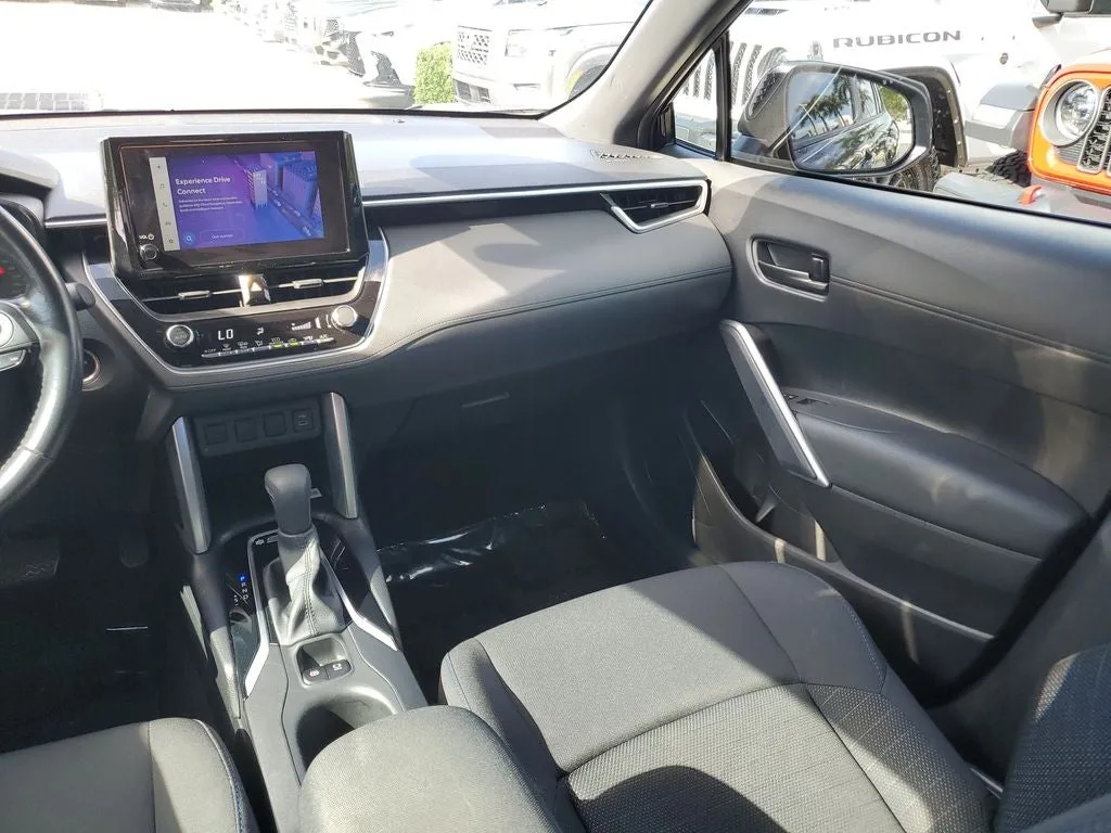 2023 Toyota Corolla Cross Hybrid SE photo 15