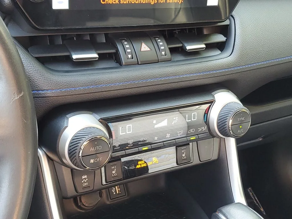 2023 Toyota RAV4 Hybrid XSE photo 30