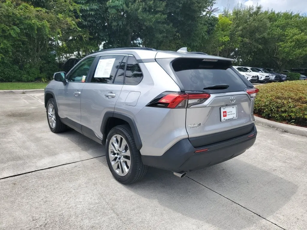 2023 Toyota RAV4 XLE Premium photo 6