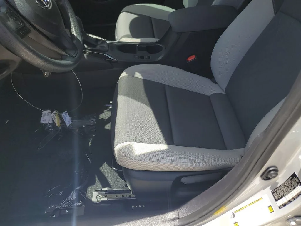 2025 Toyota Corolla LE photo 20