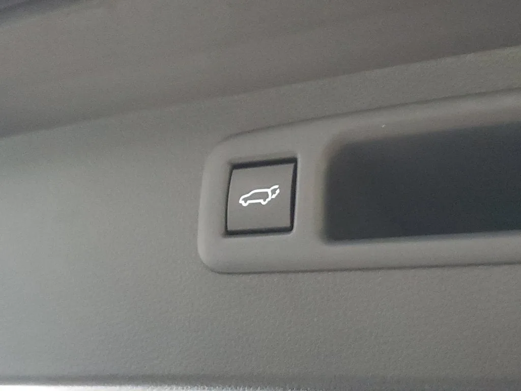 2023 Toyota Highlander XLE photo 11