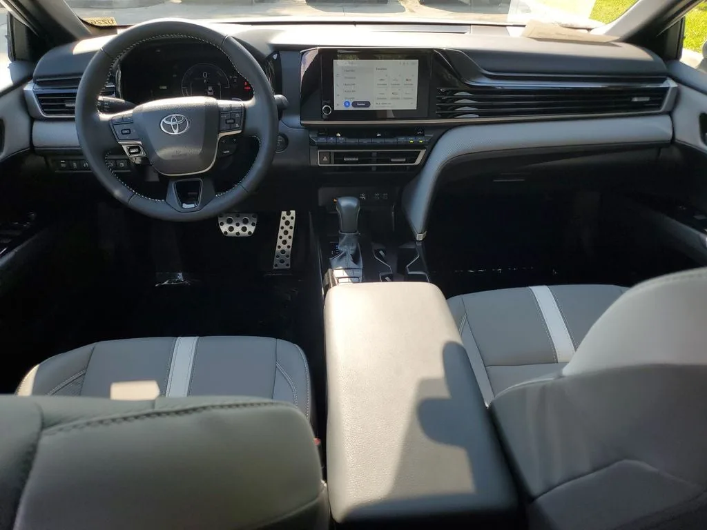 2026 Toyota Camry SE photo 13