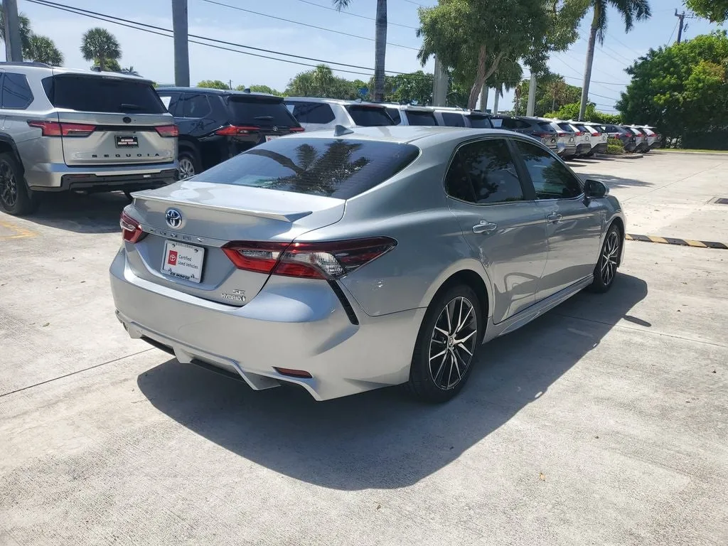 2024 Toyota Camry Hybrid SE photo 4
