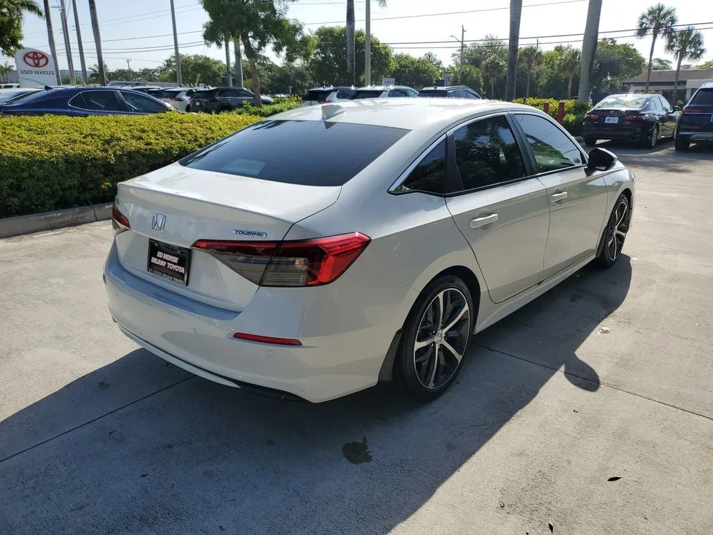 2024 Honda Civic Touring photo 4