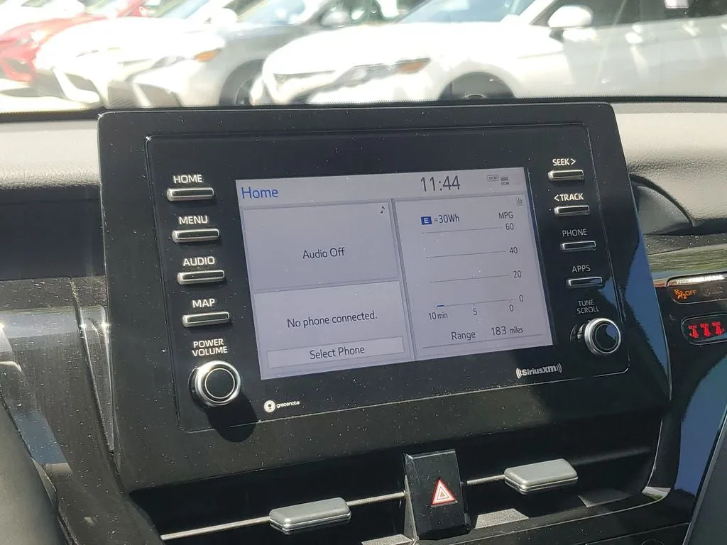 2024 Toyota Camry Hybrid SE photo 26