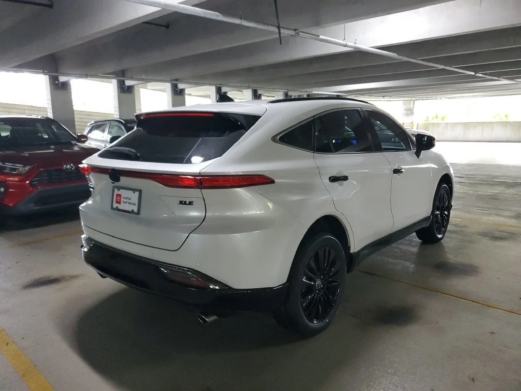 2023 Toyota Venza Nightshade photo 4