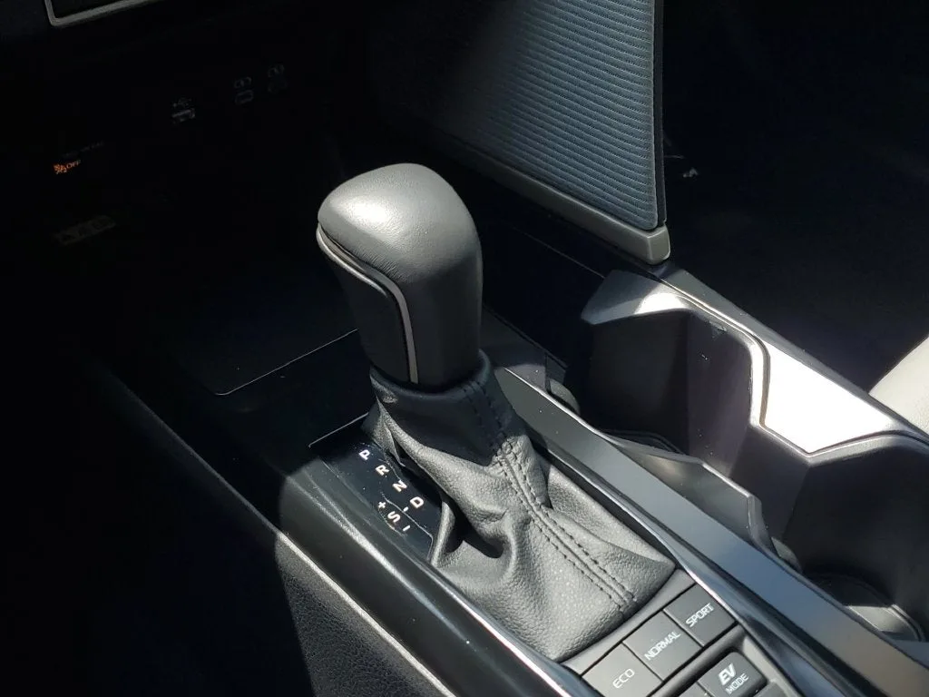 2025 Toyota Camry SE photo 29