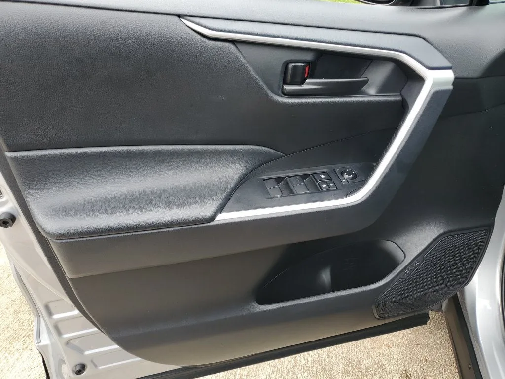 2024 Toyota RAV4 LE photo 17