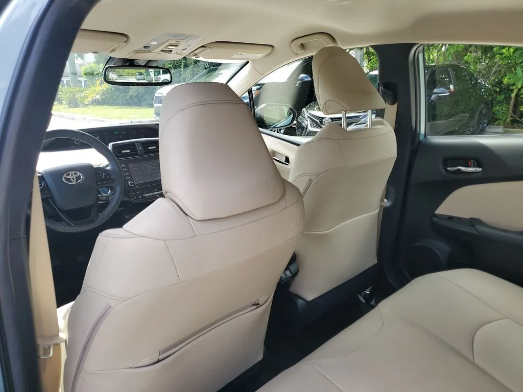 2022 Toyota Prius XLE photo 13