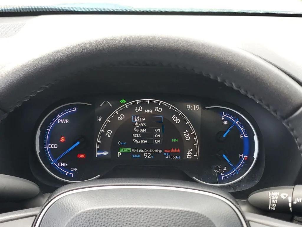 2022 Toyota RAV4 Hybrid XSE photo 27