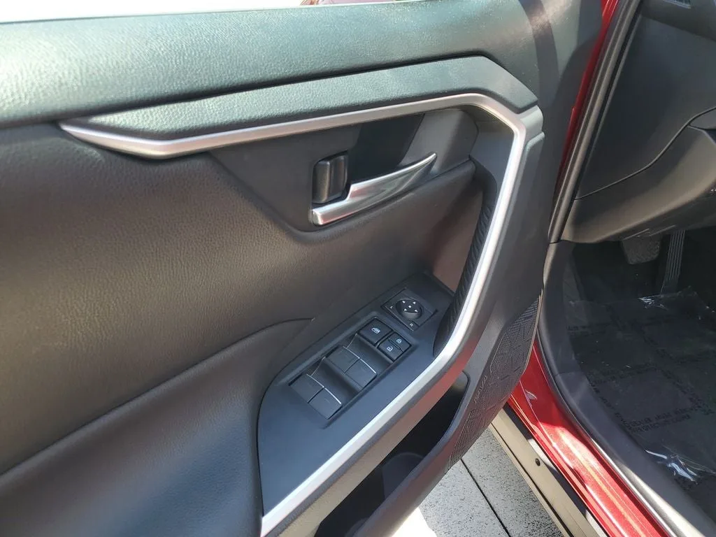 2022 Toyota RAV4 XLE Premium photo 20