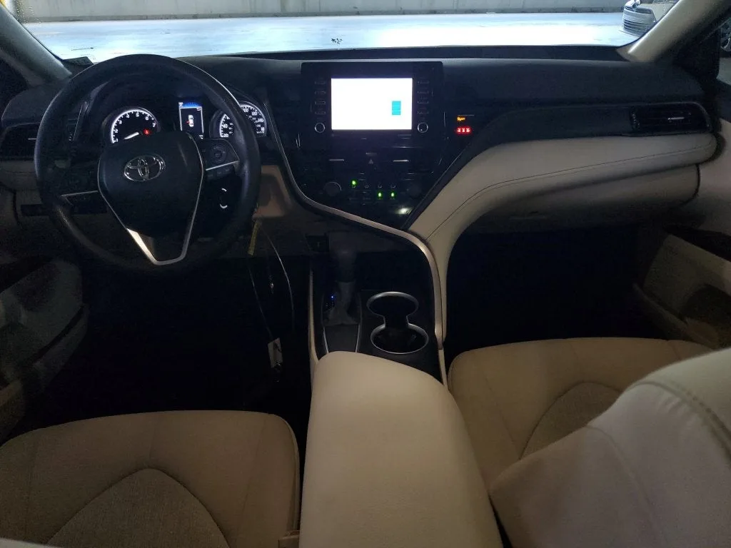 2021 Toyota Camry LE photo 15