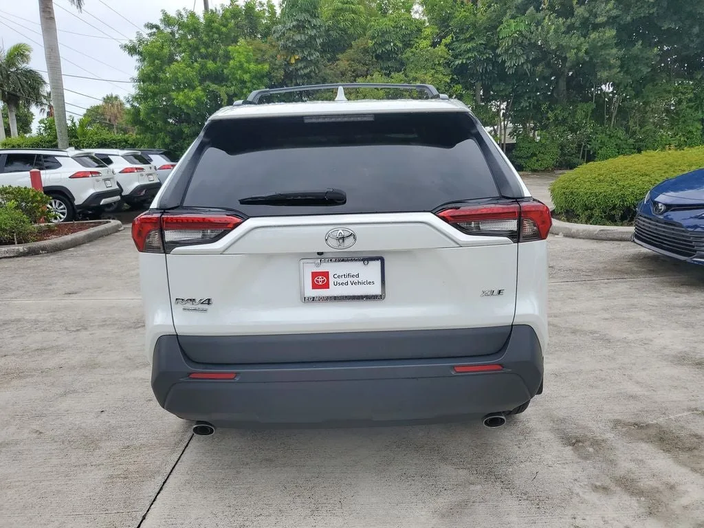 2024 Toyota RAV4 XLE Premium photo 5