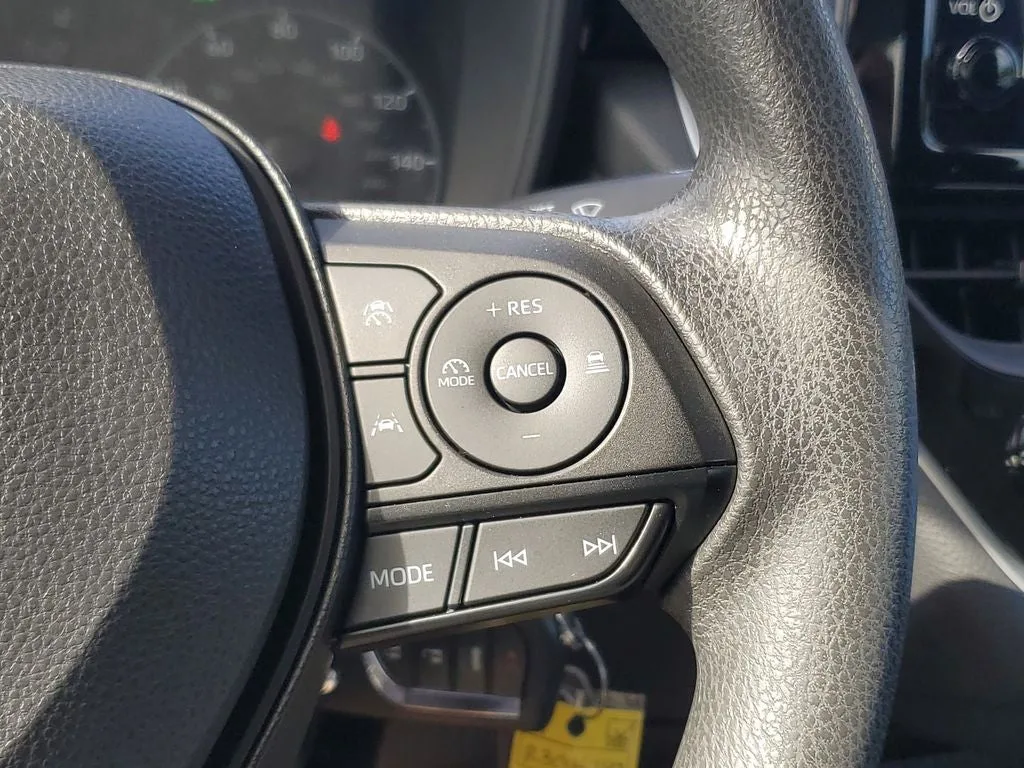 2024 Toyota Corolla Hybrid LE photo 24