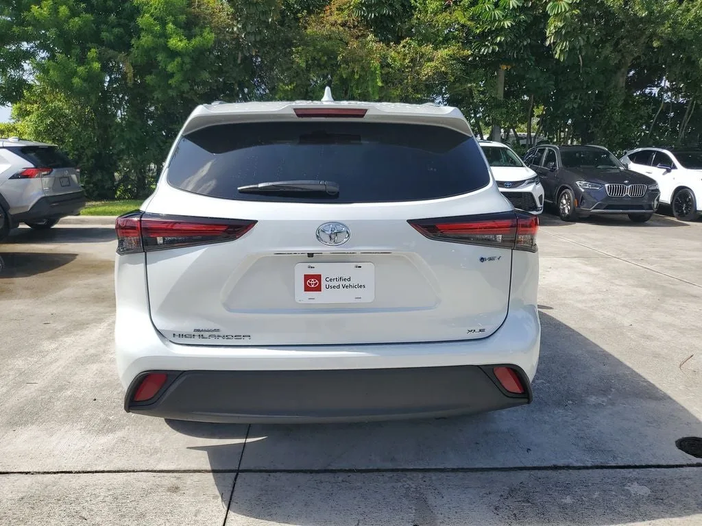 2026 Toyota Highlander Hybrid XLE photo 5