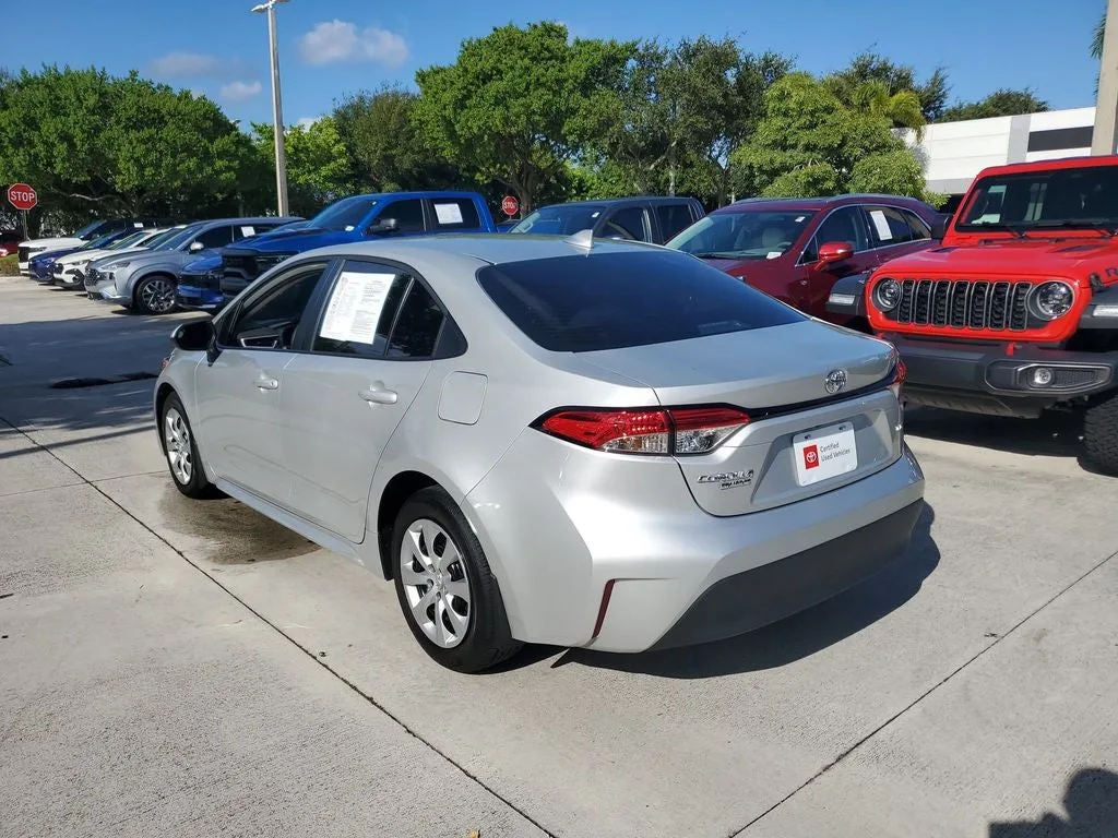 2025 Toyota Corolla LE photo 6