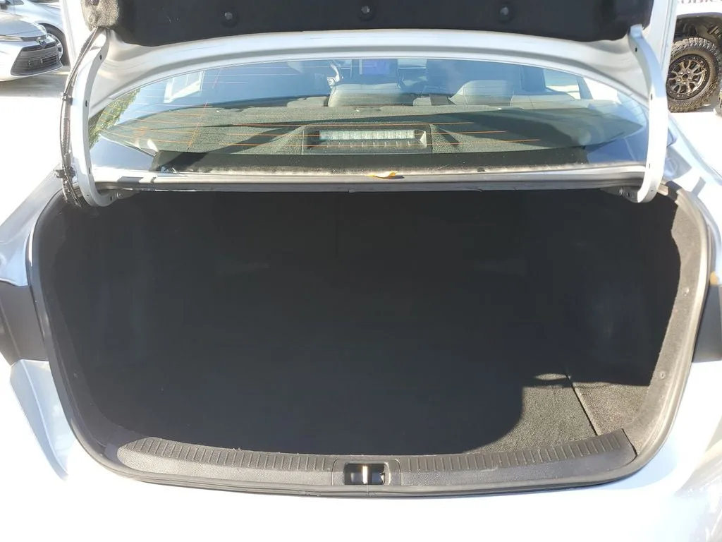 2024 Toyota Corolla LE photo 10