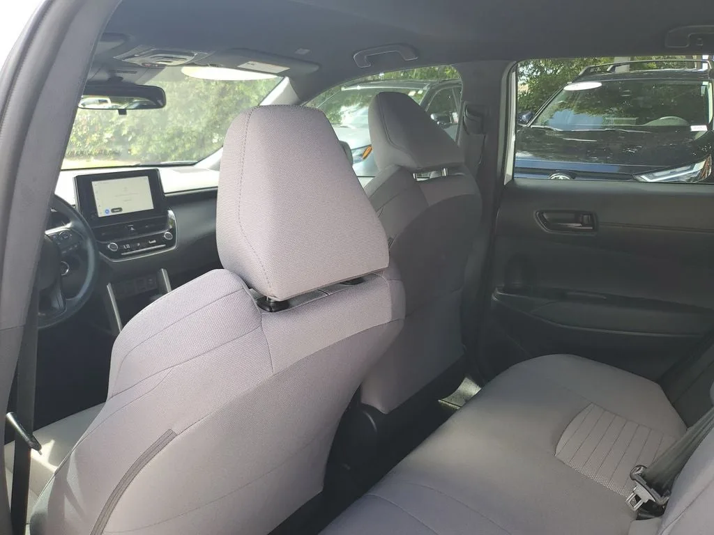 2023 Toyota Corolla Cross Hybrid S photo 13