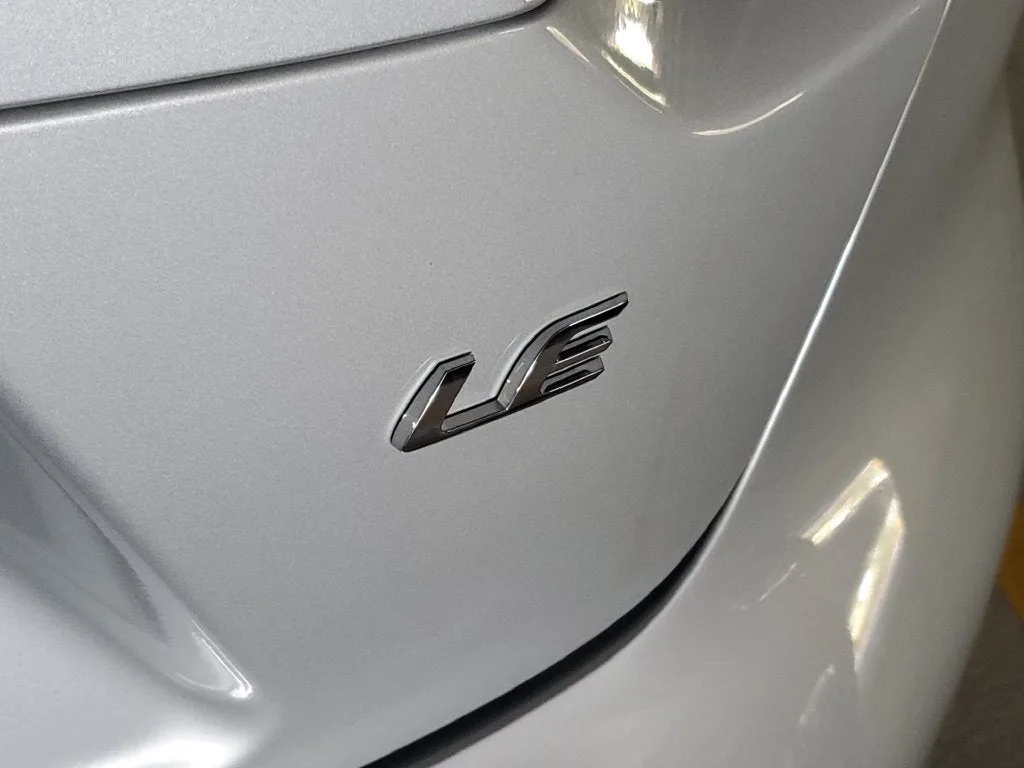 2025 Toyota Corolla LE photo 9