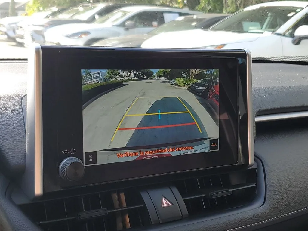 2024 Toyota RAV4 XLE photo 27