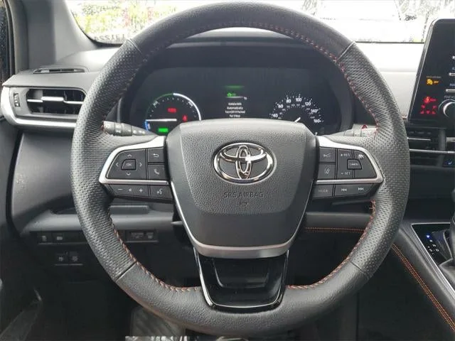 2022 Toyota Sienna XSE 7 Passenger photo 28