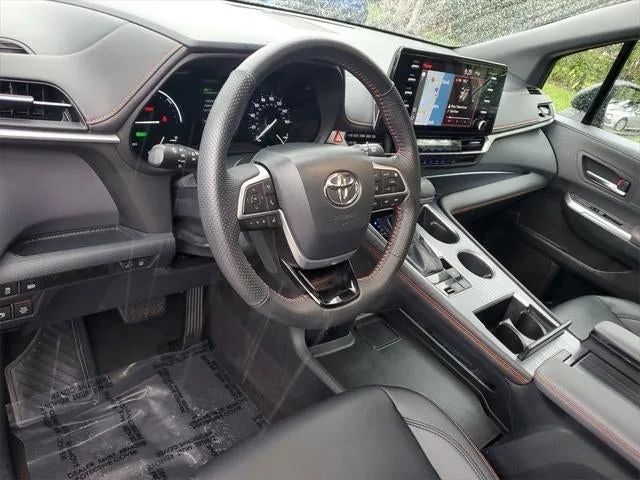 2022 Toyota Sienna XSE 7 Passenger photo 23