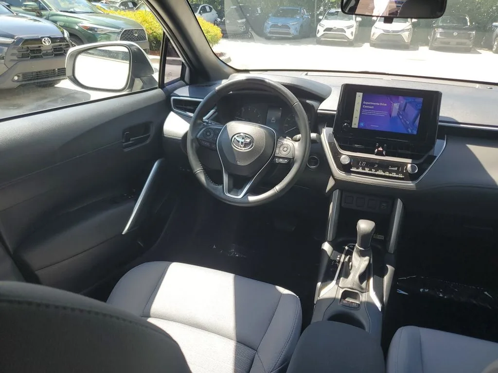 2023 Toyota Corolla Cross Hybrid SE photo 14