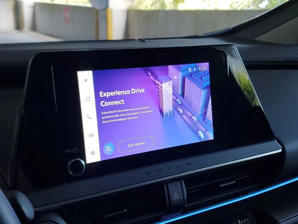2024 Toyota Prius XLE photo 26
