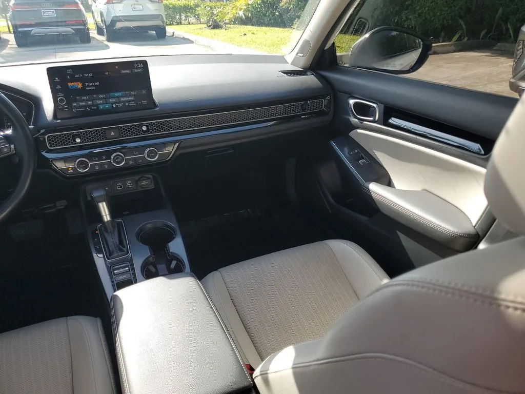 2024 Honda Civic Touring photo 16