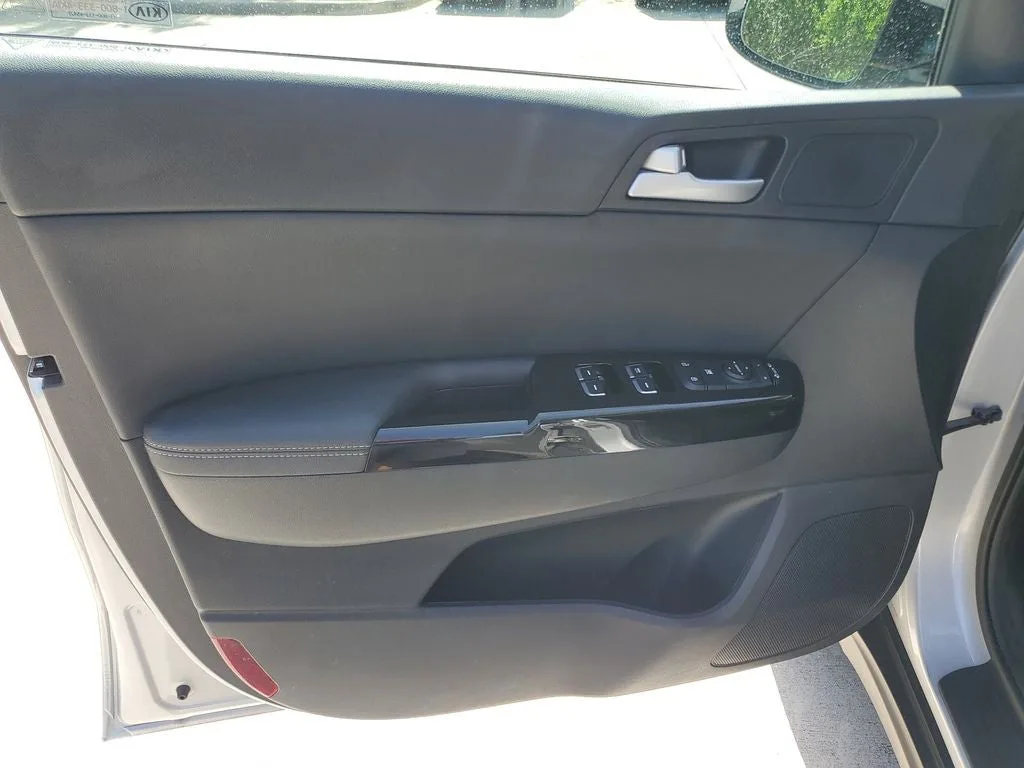 2021 Kia Sportage EX photo 18