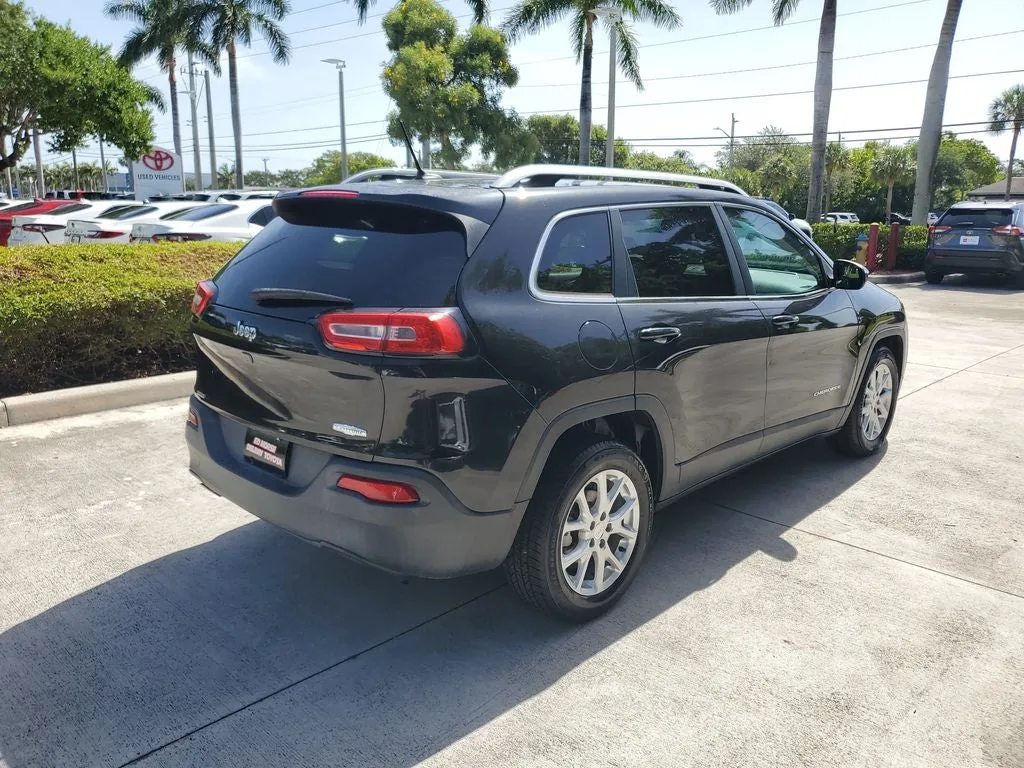 2015 Jeep Cherokee Latitude photo 4